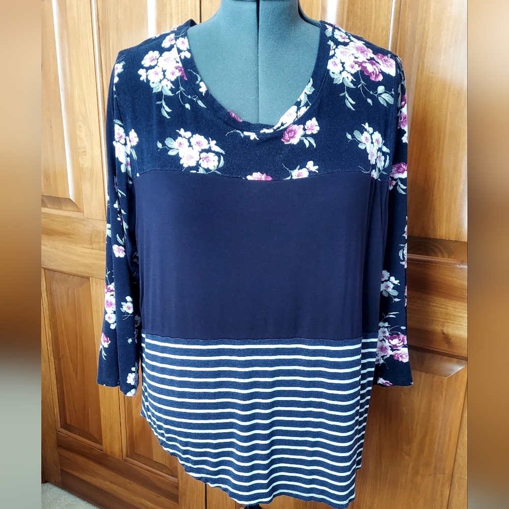 * Absolutely Famous Navy Floral and Stripe Tunic, Size 2X